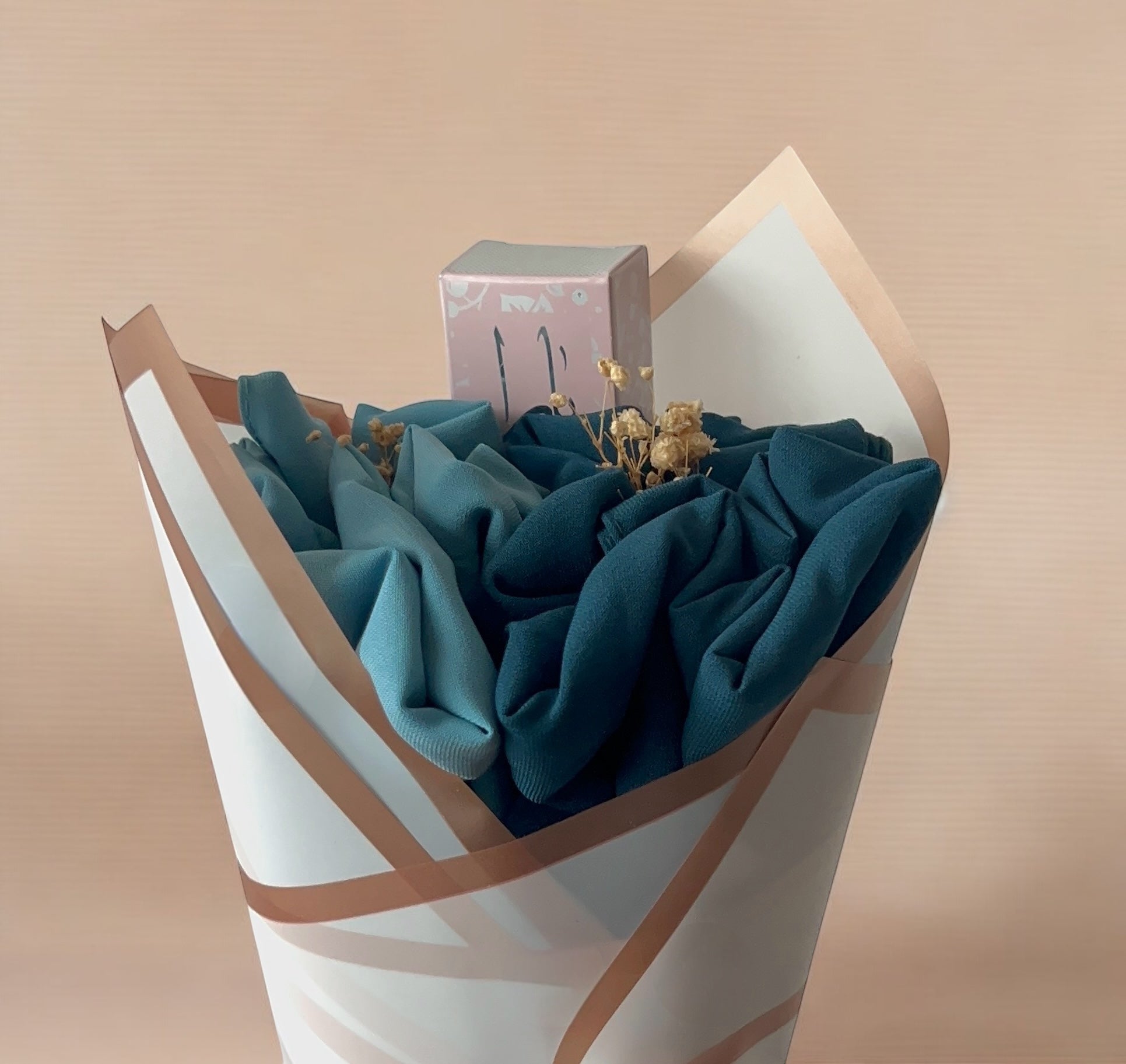 BOUQUET HIJABS SOIE DE MÉDINE - MUSC YARA