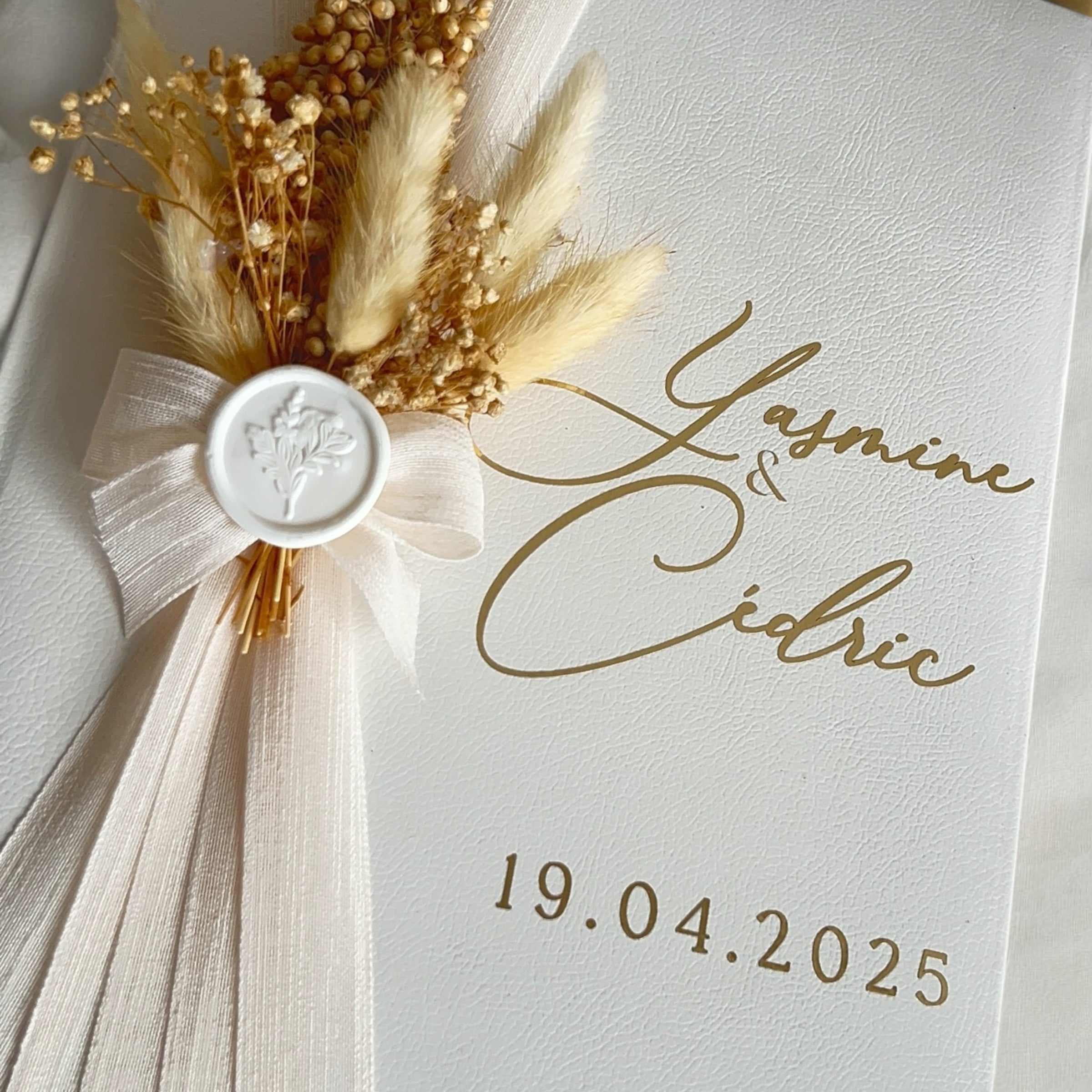 LIVRE D’OR NUDE MARIAGE FLEURS SÉCHÉES
