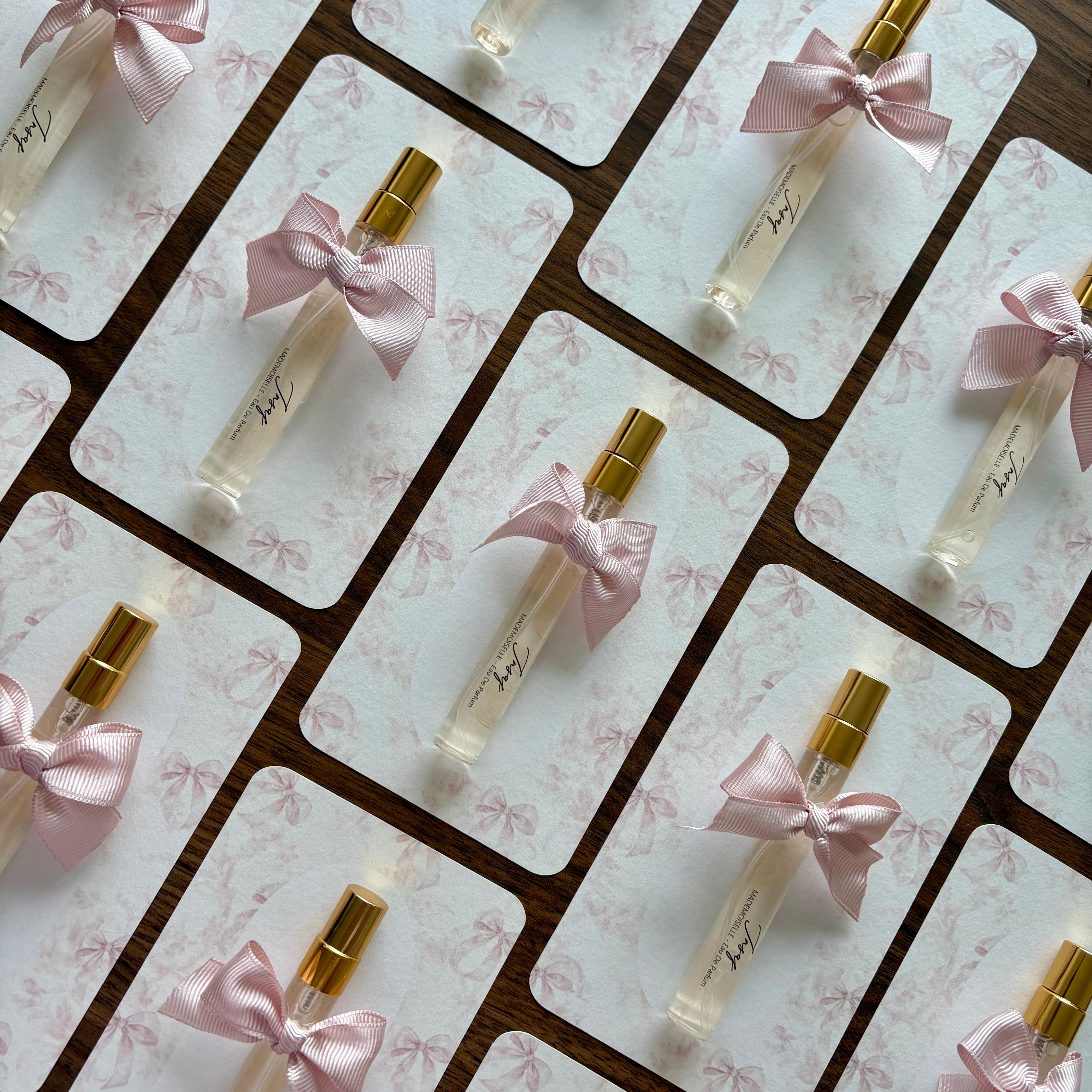 CARTE PARFUMÉE - MISS BOW